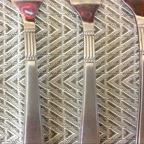 Cocktail mini forks set of 4 forks for crab eating or any cocktail appetizers - Picture 2 of 3